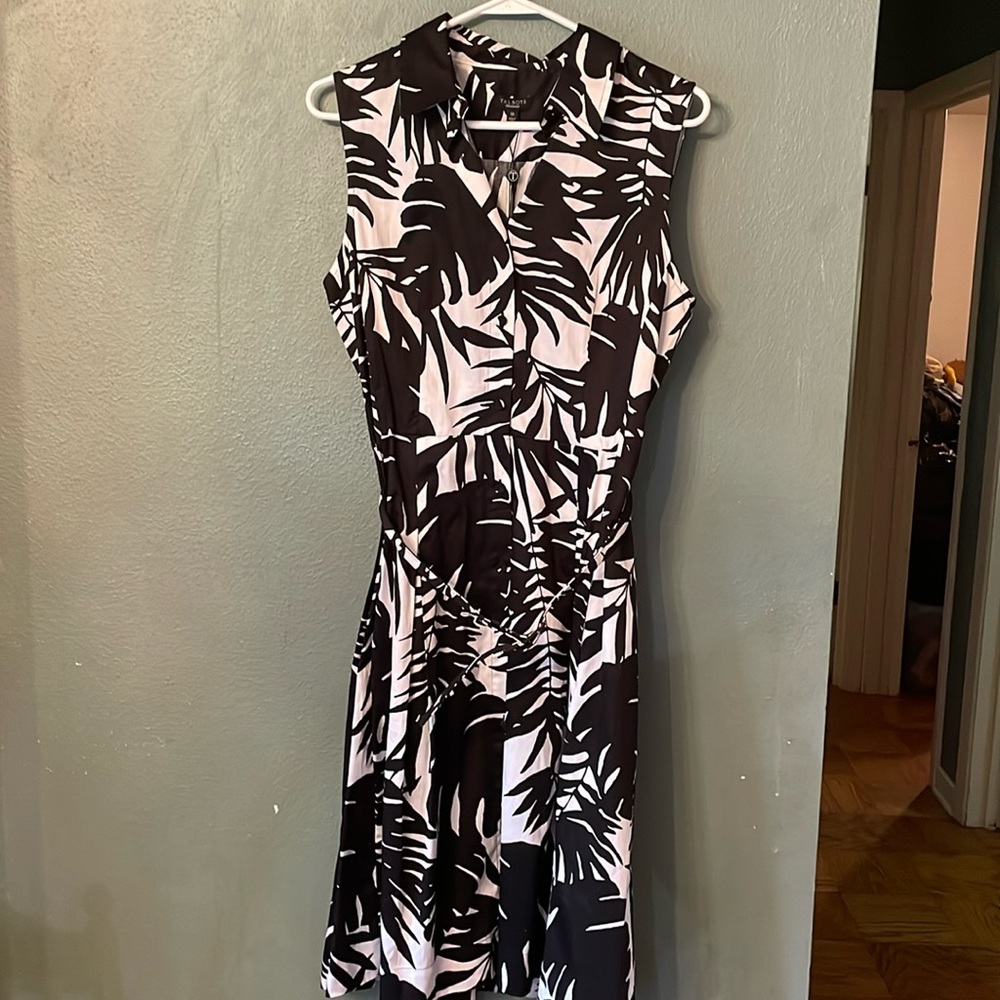 Women’s Talbots Sleeveless Button front 98% cotton floral dress black & white